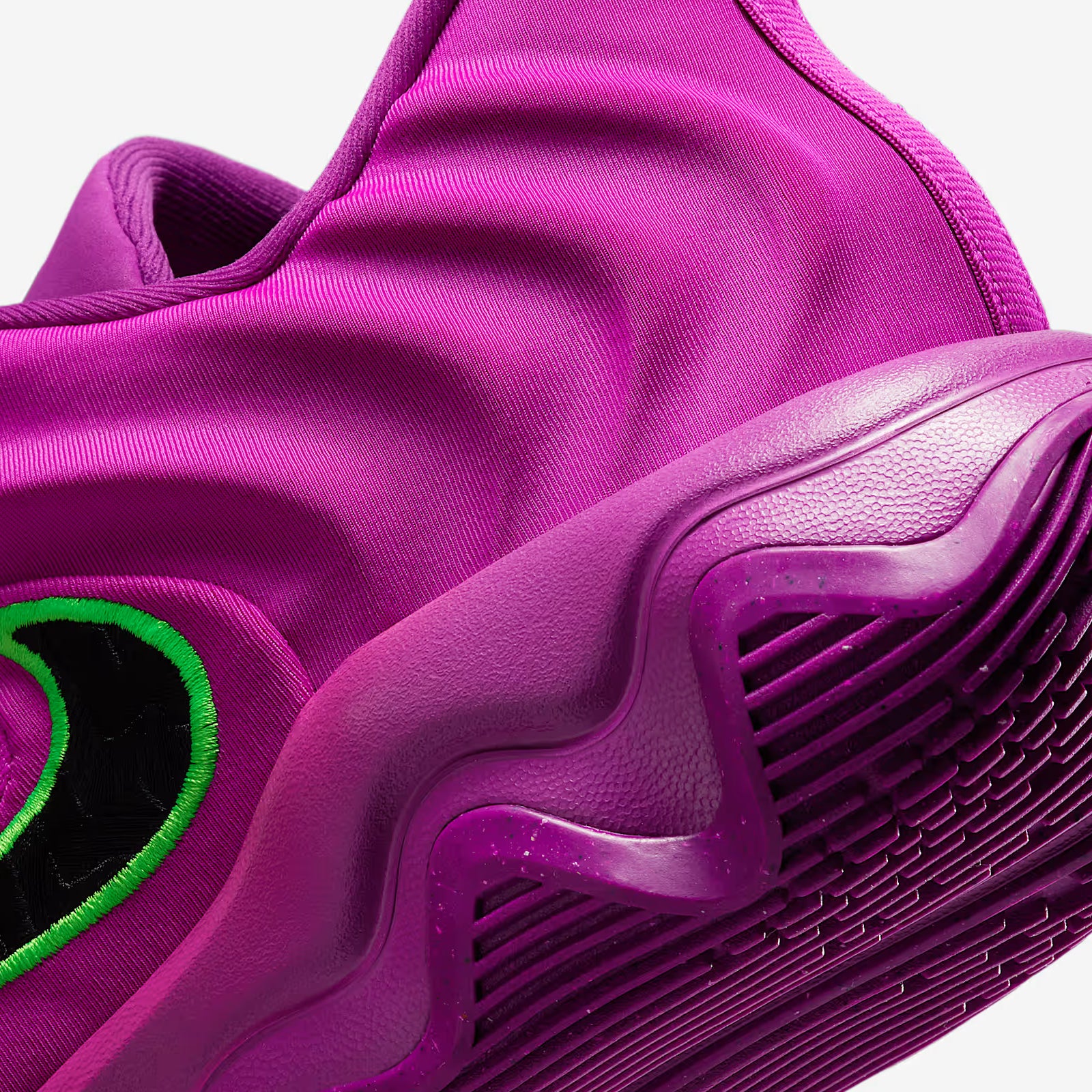Giannis Immortality 4 - Hyper Violet