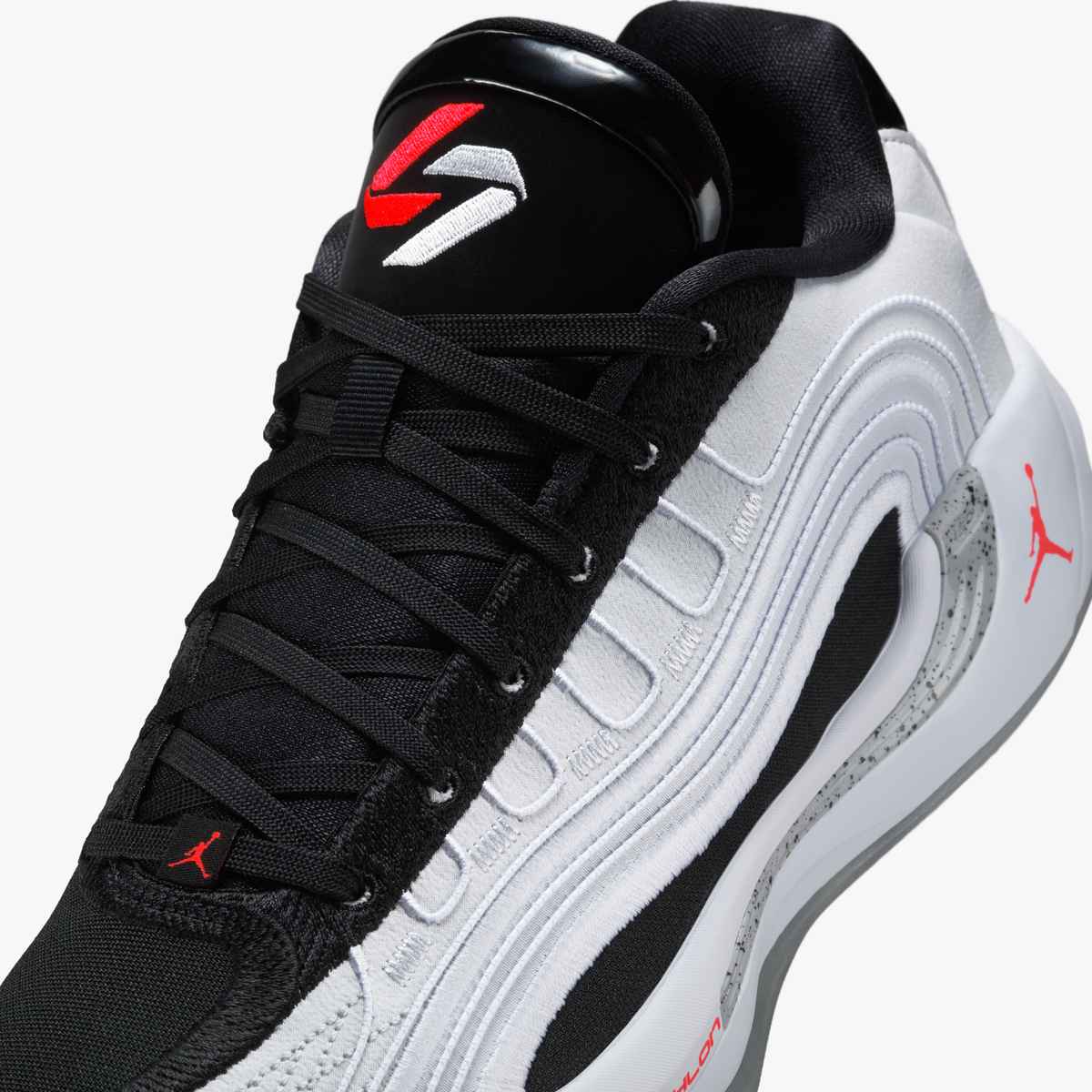 Luka 4 White Cement