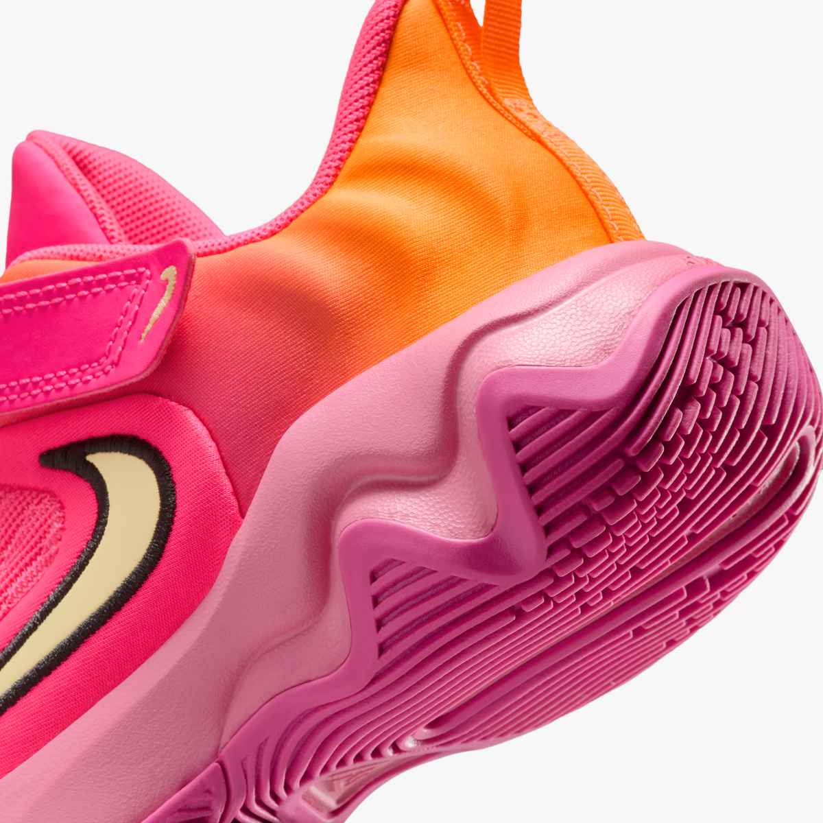 Giannis Immortality 4 PS Hyper Pink