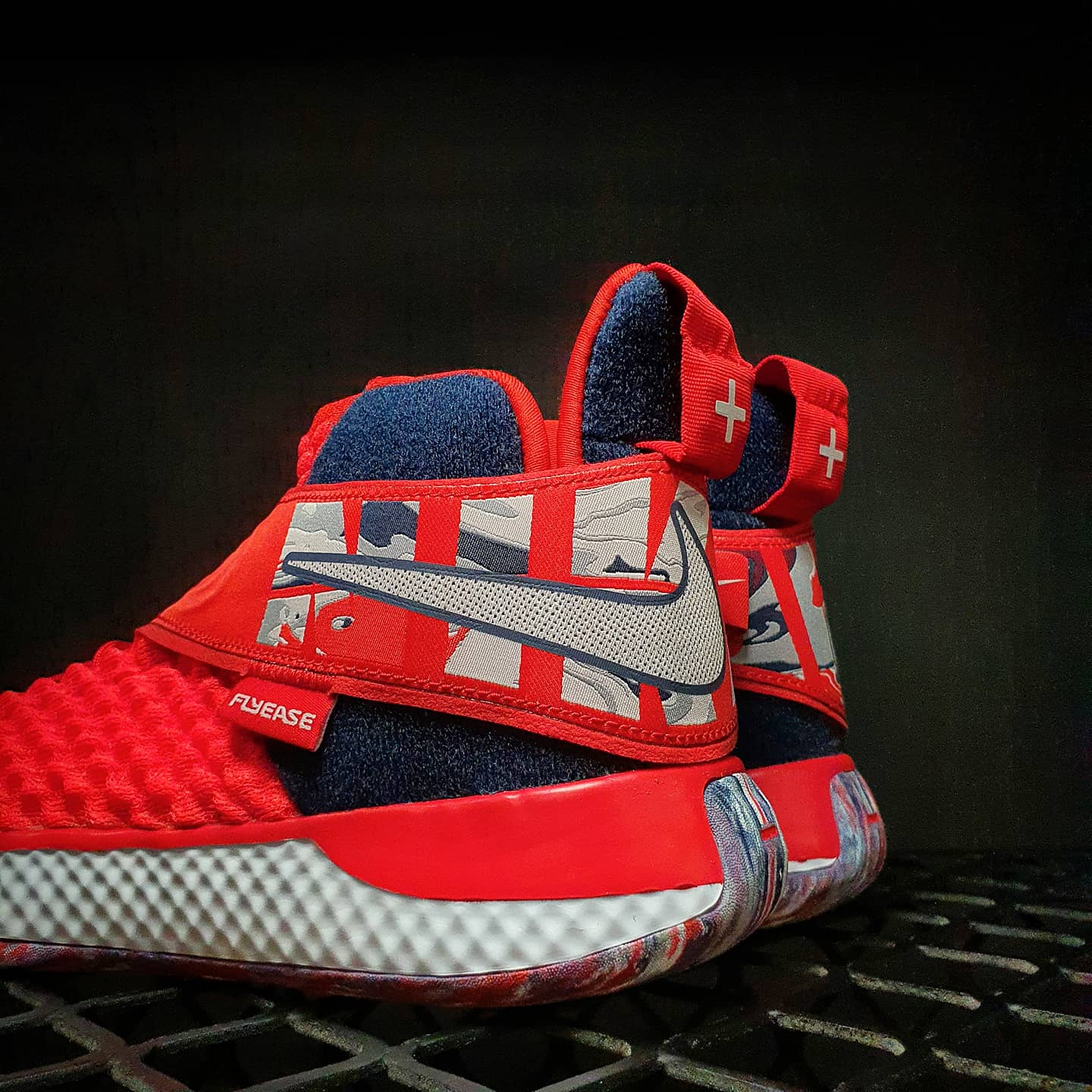Air Zoom UNVRS FlyEase