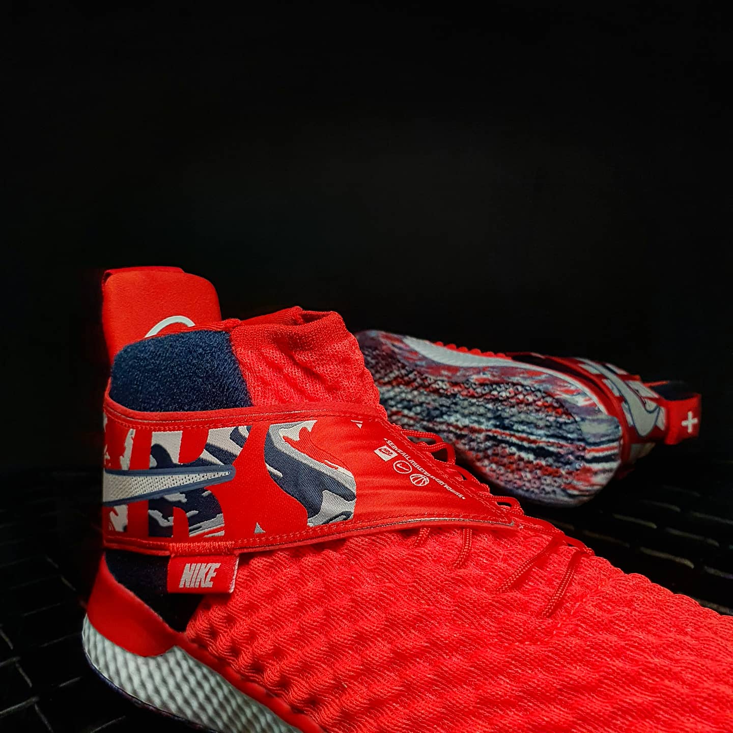 Air Zoom UNVRS FlyEase