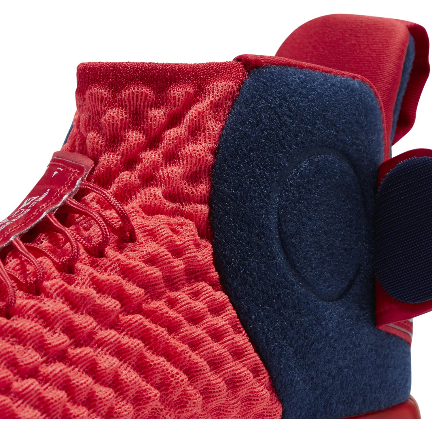 Air Zoom UNVRS FlyEase