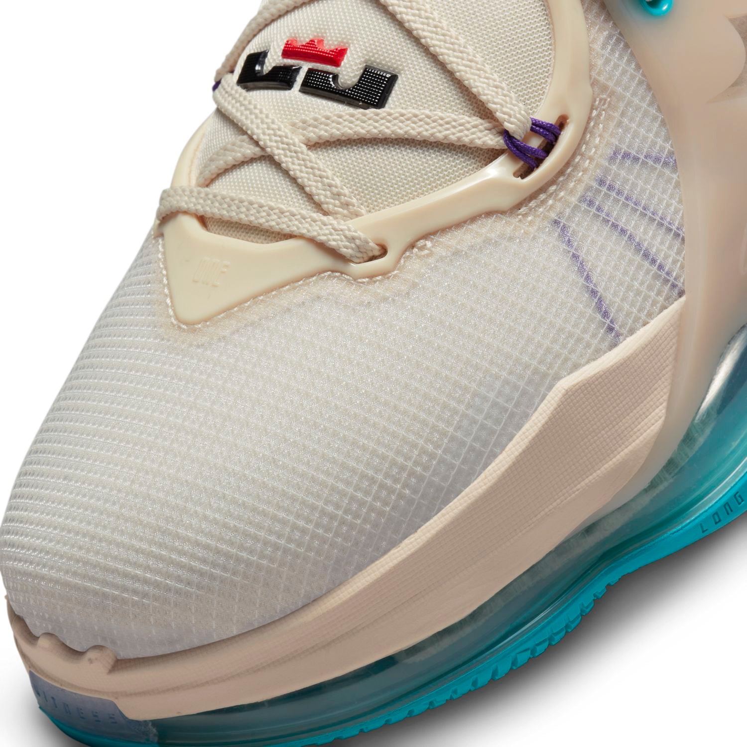 LeBron 19