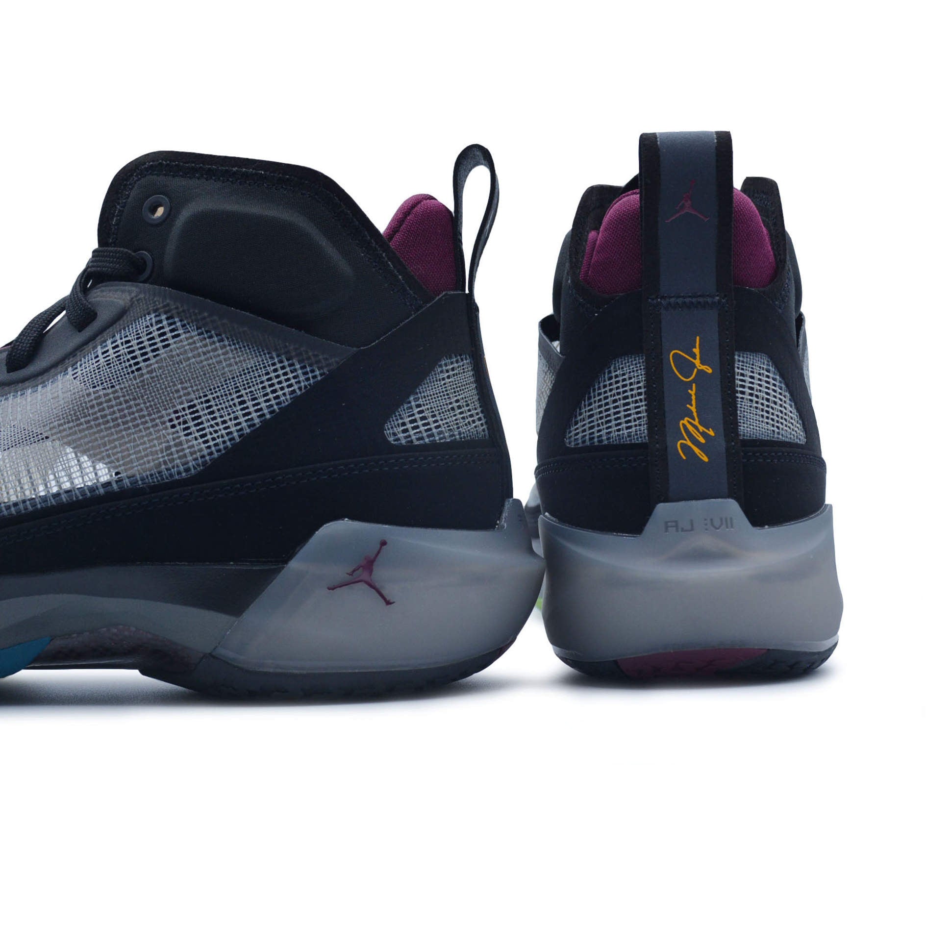 Air Jordan 37
