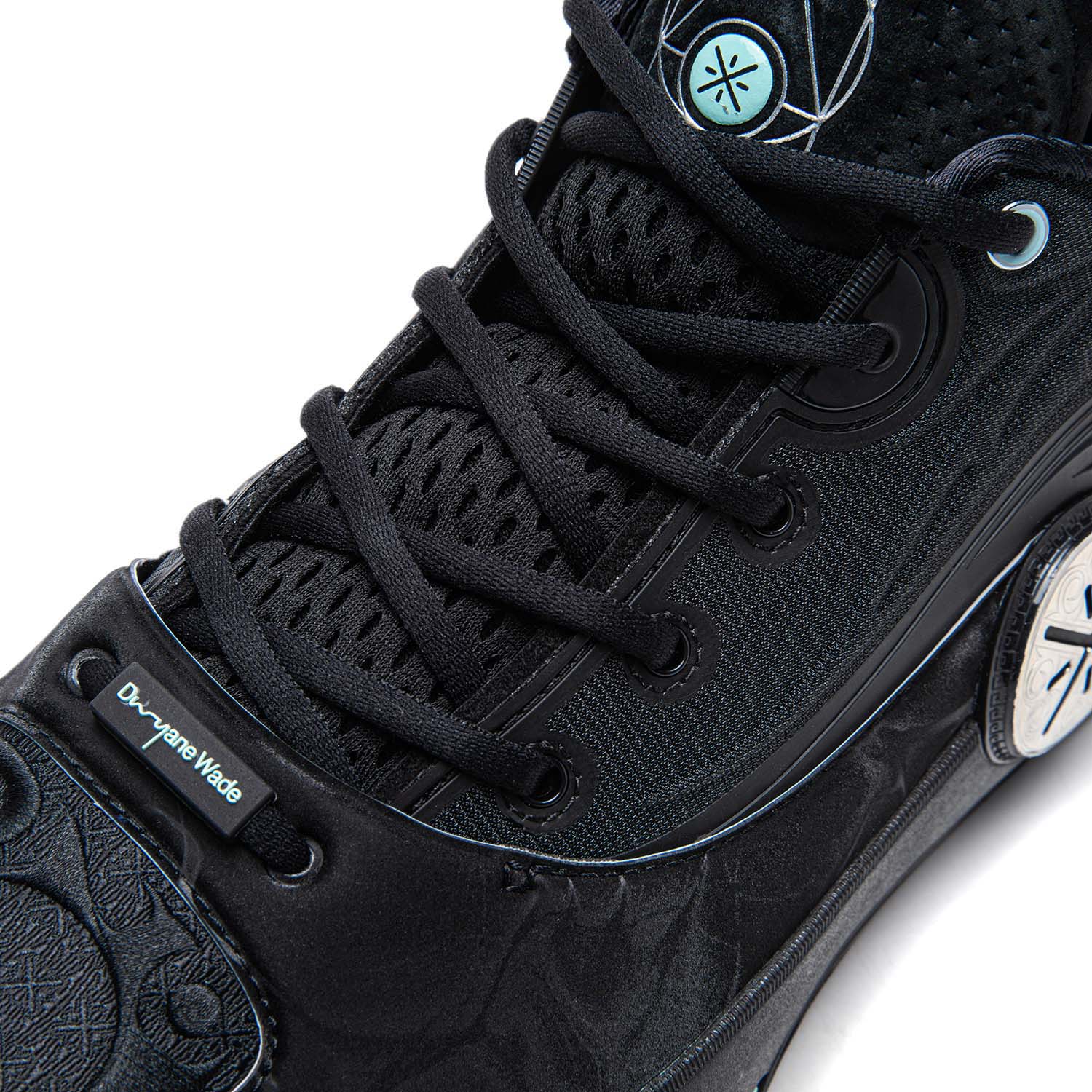 Wade 12 Obsidian