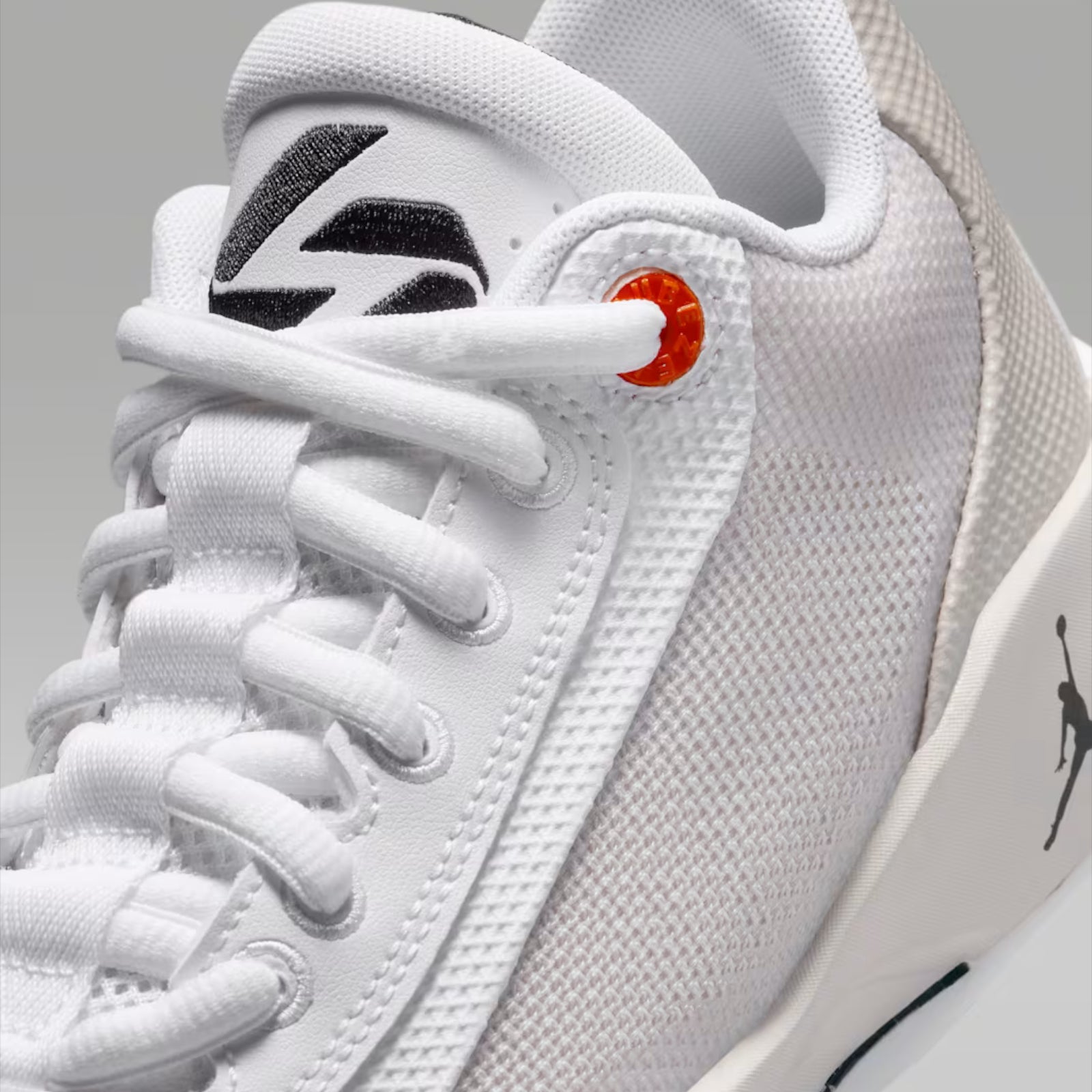 Luka .77 GS White Tech Grey